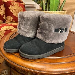 y2k UGG Ellee boots black with gray fur sheepskin ankle boots